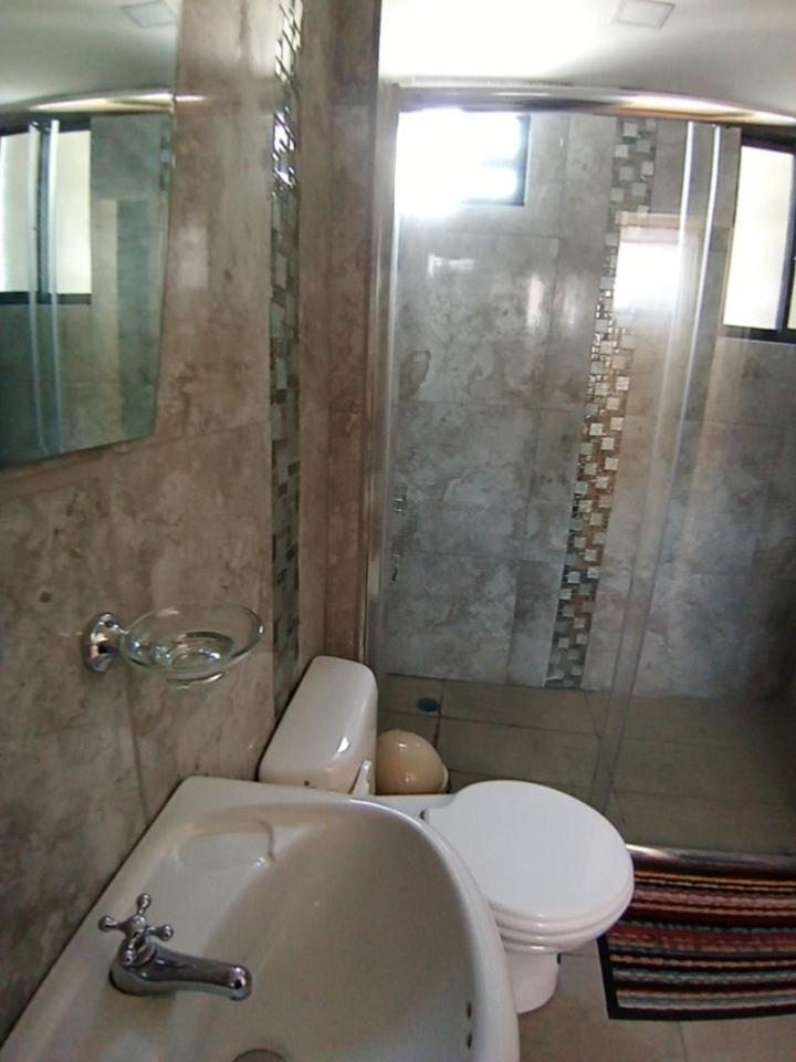 Hostal Atlantis Quito Dış mekan fotoğraf